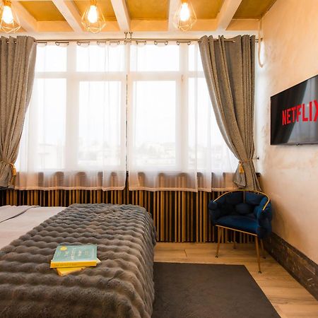 בוקרשט Royalty Apt With City Views On Calea Victoriei מראה חיצוני תמונה