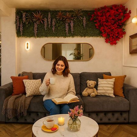 בוקרשט Royalty Apt With City Views On Calea Victoriei מראה חיצוני תמונה