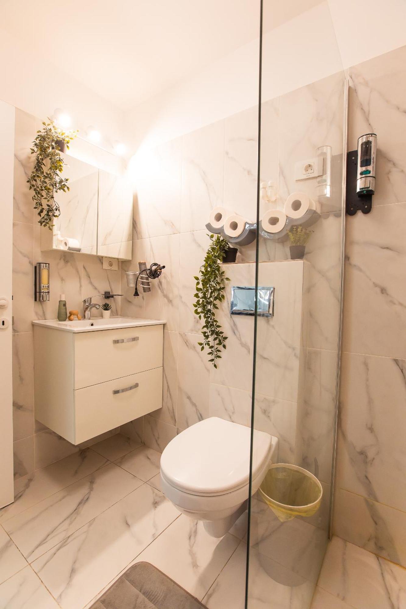 בוקרשט Royalty Apt With City Views On Calea Victoriei מראה חיצוני תמונה